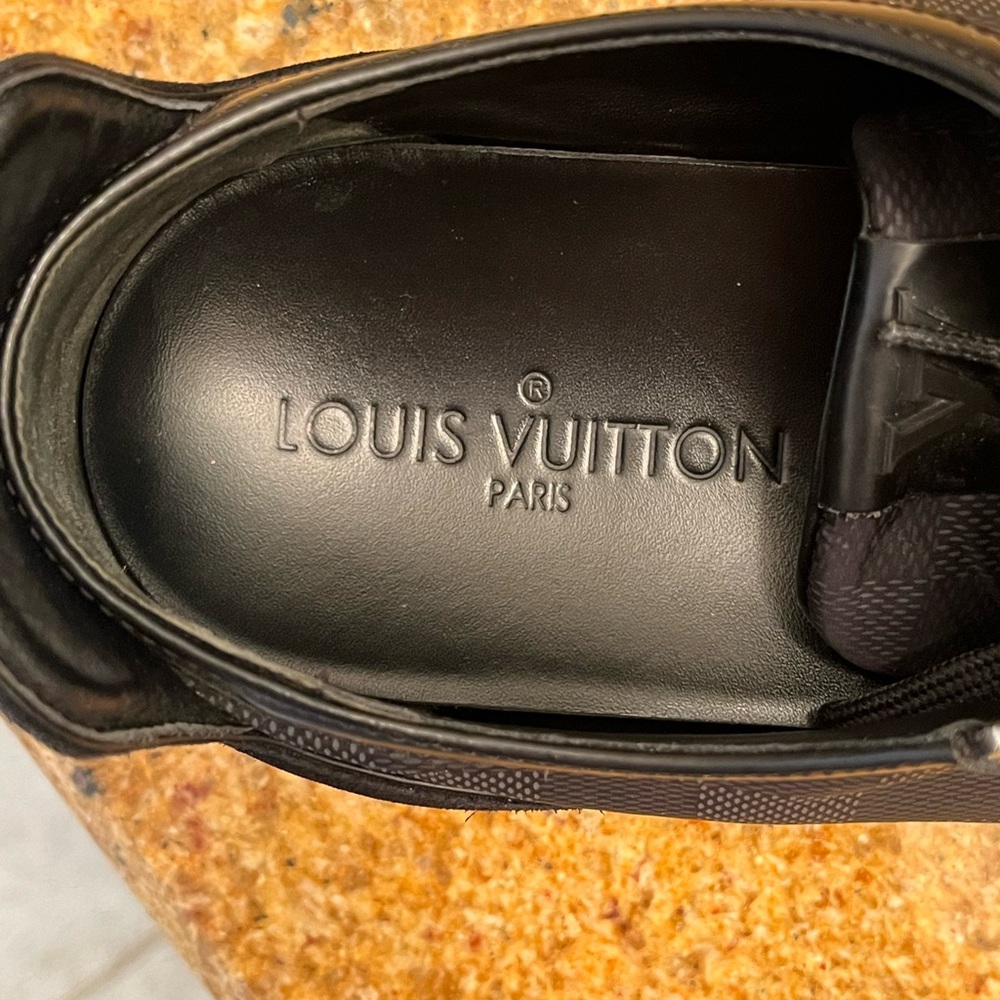 Men 7.5 pre-owned Louis Vuitton sneakers